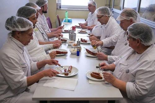 火腿肠生产视频,从原料到成品的全过程展示